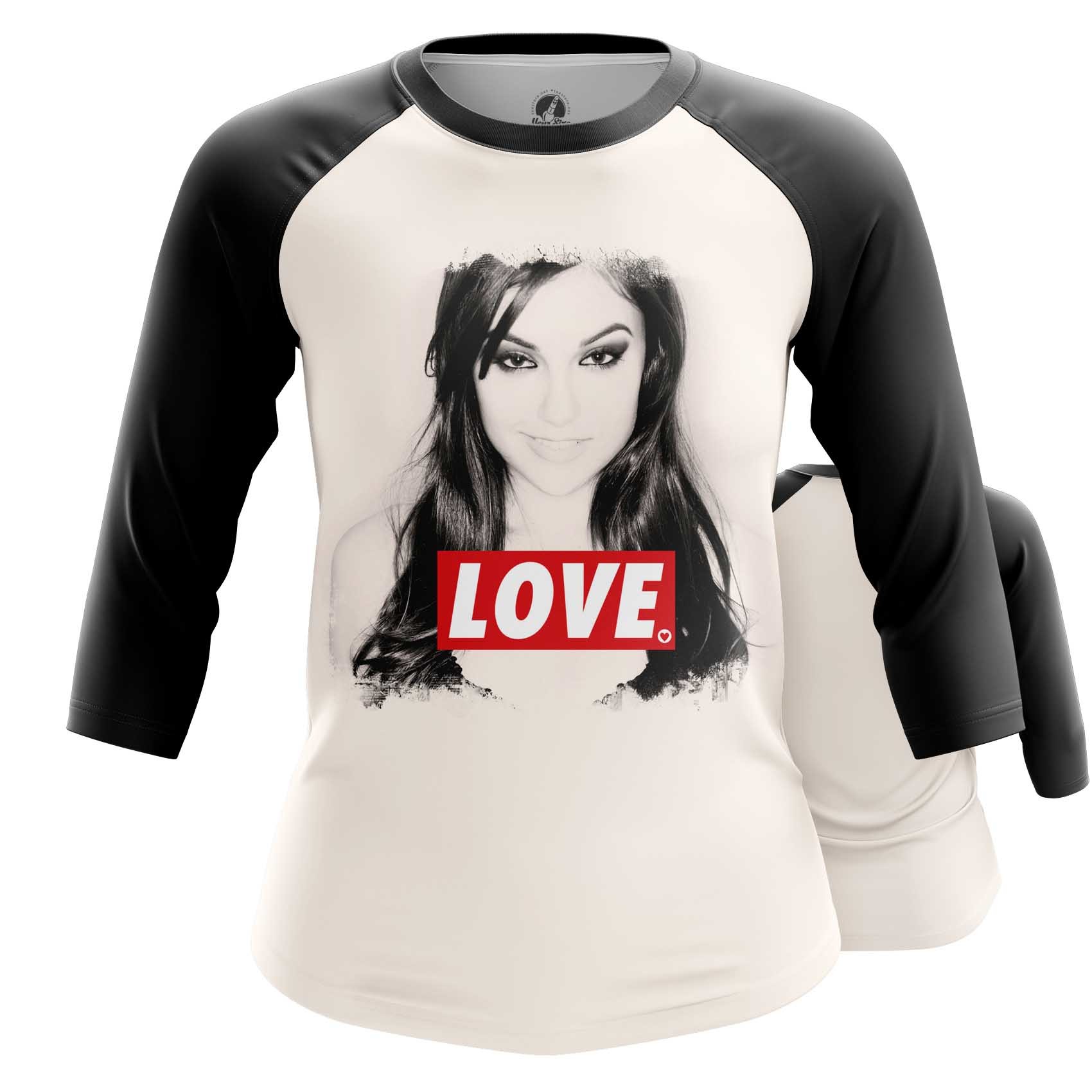 Sasha love me. Саша грей Love принт. Женская футболка Sasha Grey. Футболка Love от Саши грей. Кофта Love с Сашей грей.