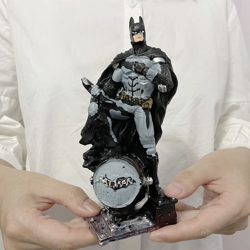 Купить атрибутику Статуэтка Бэтмен Летучая Мышь Подарочная ПВХ 17 СМ атрибутика